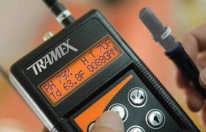 Tramex MRH3 Moisture Meter with Hygro-i2 RH probe in use ºF